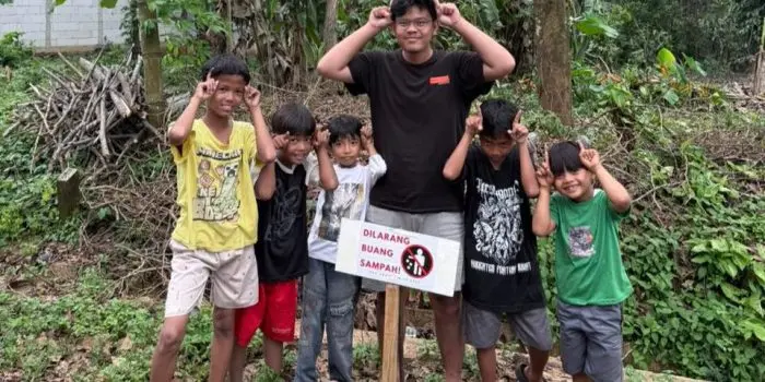 Kurangi Sampah Berserakan, Mahasiswa KKN Undip Tim 68 Lakukan Pemasangan Plang Larangan Membuang Sampah di Desa Jolosekti Kurangi Sampah Berserakan, Mahasiswa KKN Undip Tim 68 Lakukan Pemasangan Plang Larangan Membuang Sampah di Desa Jolosekti