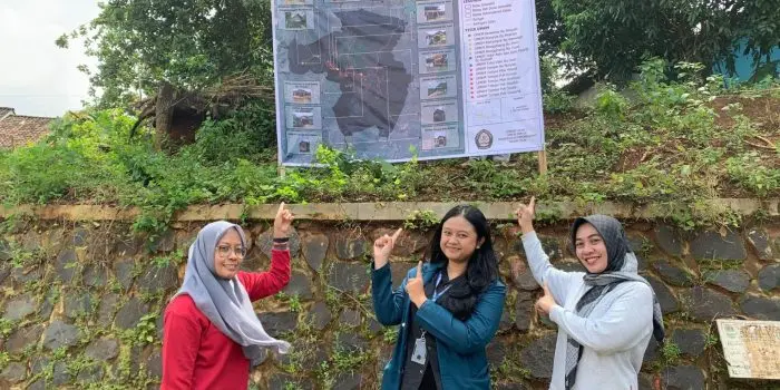 Dari Pintu ke Pintu, Mahasiswa KKN UNDIP Menyusun Peta Sebaran UMKM Desa Jolosekti untuk Mengungkap Potensi Ekonomi yang Selama Ini Tersembunyi Dari Pintu ke Pintu, Mahasiswa KKN UNDIP Menyusun Peta Sebaran UMKM Desa Jolosekti untuk Mengungkap Potensi Ekonomi yang Selama Ini Tersembunyi