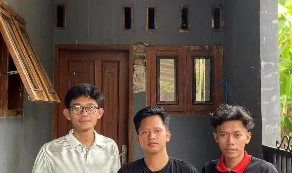 Mahasiswa KKN UNDIP Lakukan Edukasi Keselamatan Kelistrikan Sepeda Listrik Warga menggunakan Multimeter Mahasiswa KKN UNDIP Lakukan Edukasi Keselamatan Kelistrikan Sepeda Listrik Warga menggunakan Multimeter