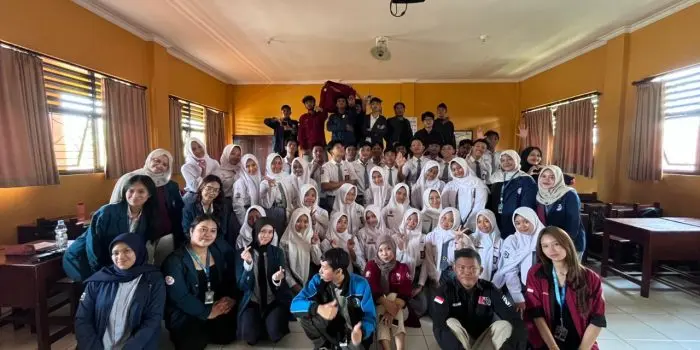 KKN-T Tim 24 UNDIP Laksanakan Edukasi dan Kampus Expo di Desa Menur KKN-T Tim 24 UNDIP Laksanakan Edukasi dan Kampus Expo di Desa Menur