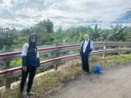 Kurangi Risiko Kecelakaan, Mahasiswa KKN Undip Pasang Reflector di Desa Manggis