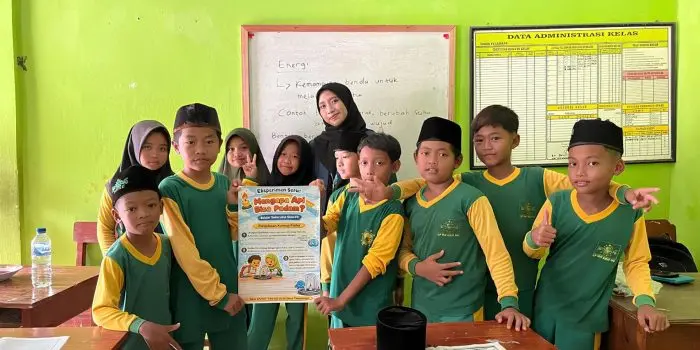 Menggugah Rasa Ingin Tahu Siswa, Mahasiswa KKN UNDIP Melaksanakan Eksperimen Fisika Sederhana di MI Ma’arif Tempelrejo Menggugah Rasa Ingin Tahu Siswa, Mahasiswa KKN UNDIP Melaksanakan Eksperimen Fisika Sederhana di MI Ma’arif Tempelrejo