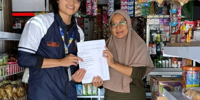 Mahasiswa KKN UNDIP Dorong Kesadaran Pencatatan Stok Sederhana di Warung Kelontong Desa Kerjo Lor Mahasiswa KKN UNDIP Dorong Kesadaran Pencatatan Stok Sederhana di Warung Kelontong Desa Kerjo Lor