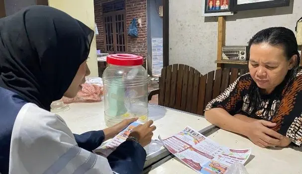 Dorong Digitalisasi Usaha, Mahasiswa KKN Undip Perkenalkan Google Maps dan QRIS kepada UMKM Desa Simbangjati Dorong Digitalisasi Usaha, Mahasiswa KKN Undip Perkenalkan Google Maps dan QRIS kepada UMKM Desa Simbangjati