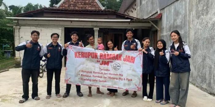 Mahasiswa KKN UNDIP Susun Media Informasi UMKM untuk Tingkatkan Brand Awareness di Desa Sono, Sragen Mahasiswa KKN UNDIP Susun Media Informasi UMKM untuk Tingkatkan Brand Awareness di Desa Sono, Sragen