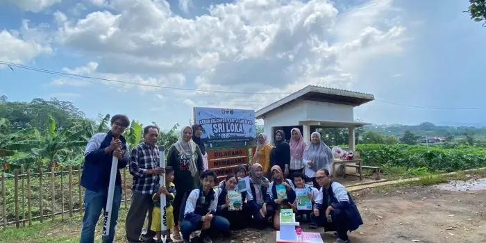 Identitas Baru, Semangat Baru! Kelompok KKN Undip Lakukan Penguatan Identitas Kelompok Wanita Tani Desa Simbangjati Identitas Baru, Semangat Baru! Kelompok KKN Undip Lakukan Penguatan Identitas Kelompok Wanita Tani Desa Simbangjati