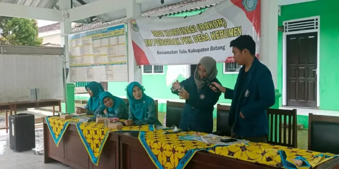 Langkah Preventif Demam Berdarah di Musim Hujan, Mahasiswi KKNR-70 Undip Gelar Workshop Ovitrap dengan Ibu-Ibu PKK Langkah Preventif Demam Berdarah di Musim Hujan, Mahasiswi KKNR-70 Undip Gelar Workshop Ovitrap dengan Ibu-Ibu PKK