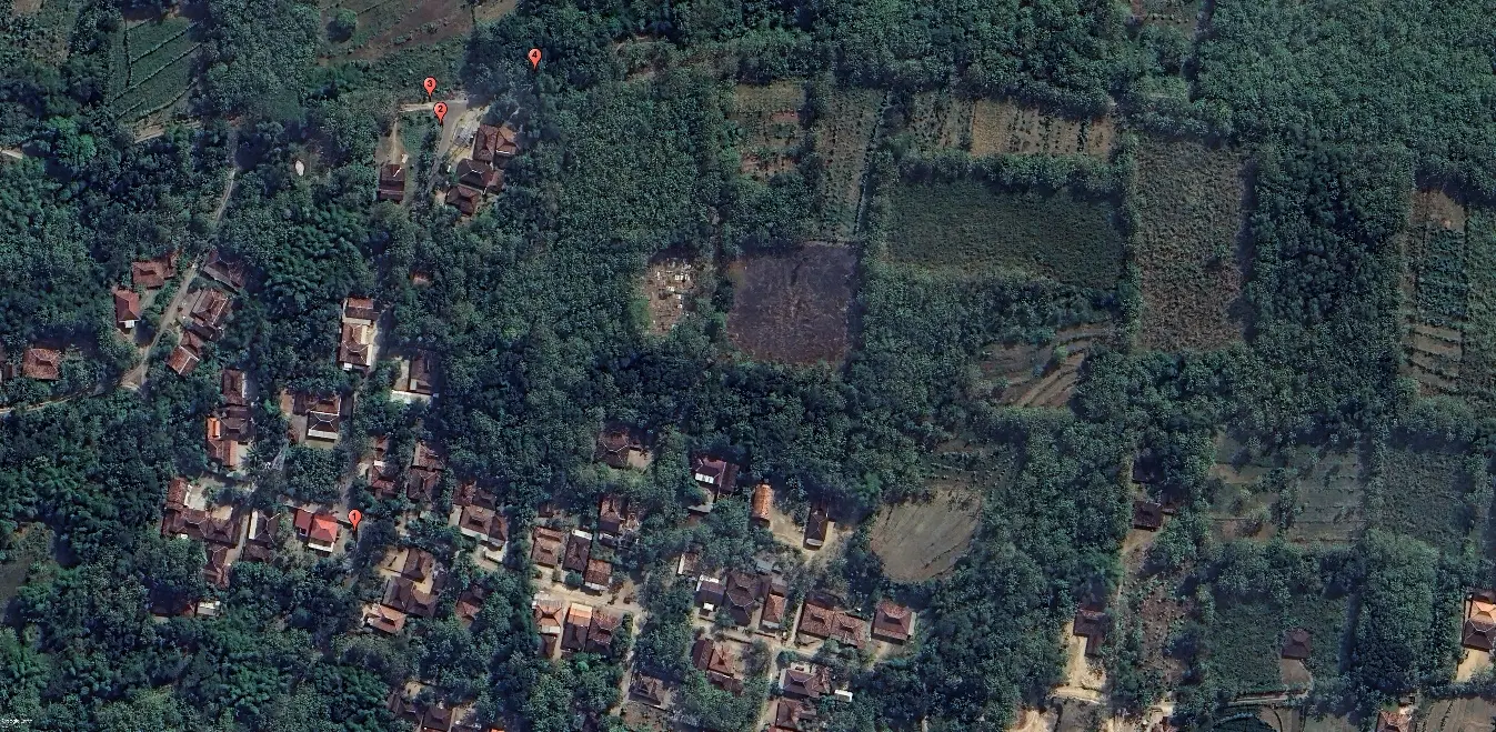 Mahasiswa KKN UNDIP Pasang Delapan Plang Petunjuk Jalan di Dukuh Glugu dan Jurang, Desa Sono Kecamatan Mondokan