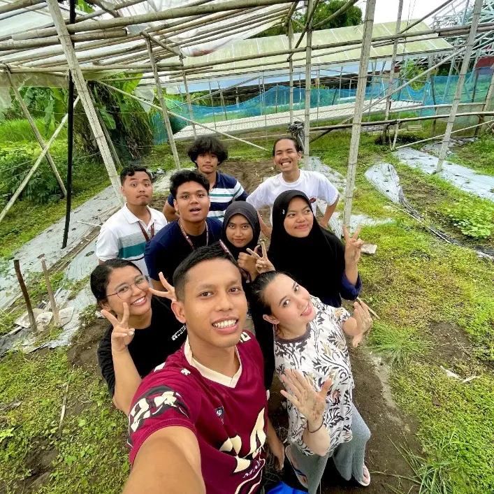Mahasiswa KKN Undip Tim 87 Dorong Pengembangan Greenhouse Desa Tambakan untuk Pemberdayaan Ekonomi Warga