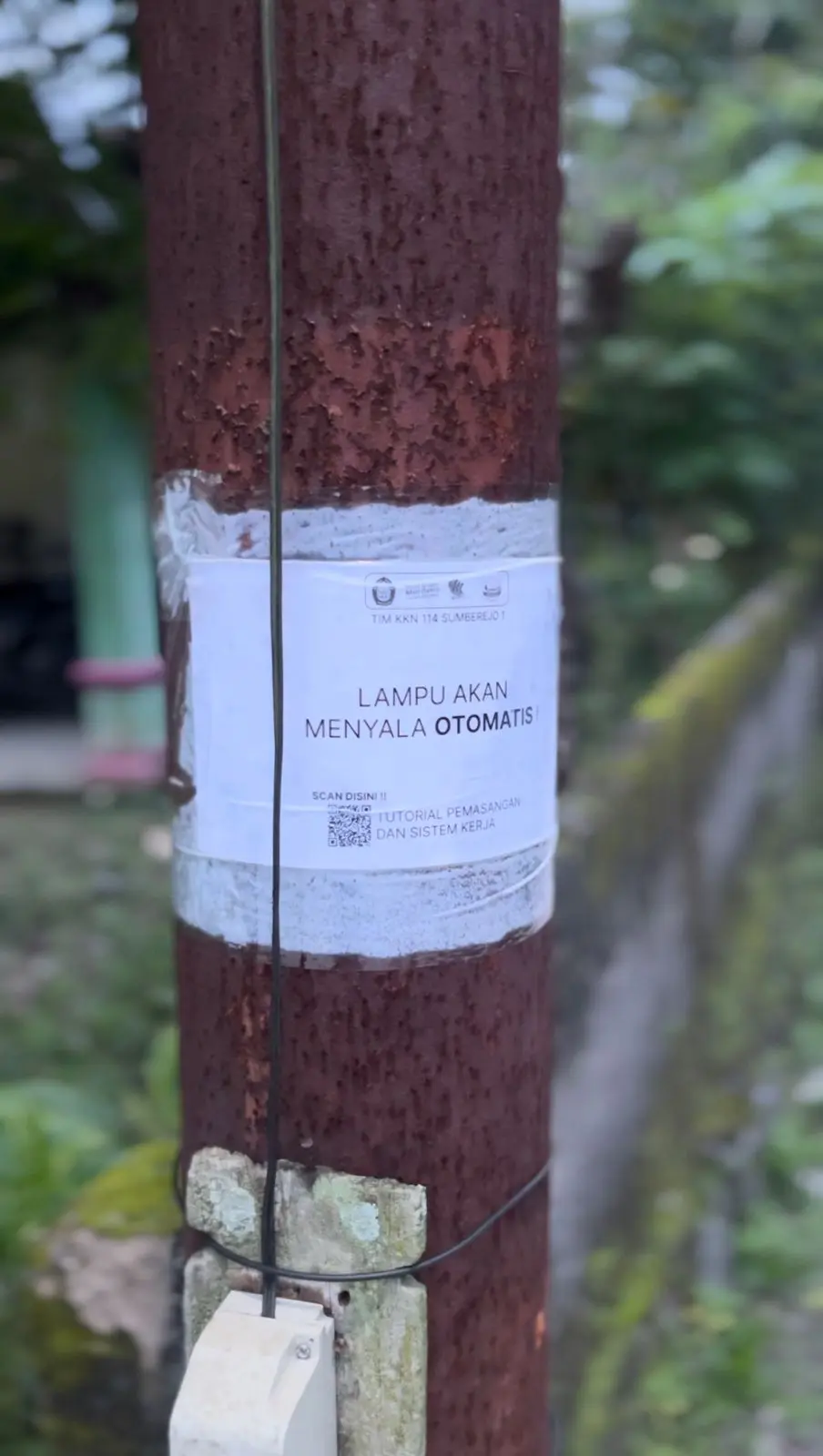 Inovasi Penerangan Jalan Desa melalui Instalasi Lampu Berbasis Photocell oleh Mahasiswa KKN UNDIP Tim 114