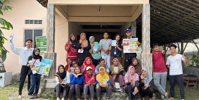 Mahasiswa KKN UNDIP Gelar Program Pengurangan Intensif Sampah Bulanan dan Pengenalan Bank Sampah di Desa Ngandong Mahasiswa KKN UNDIP Gelar Program Pengurangan Intensif Sampah Bulanan dan Pengenalan Bank Sampah di Desa Ngandong