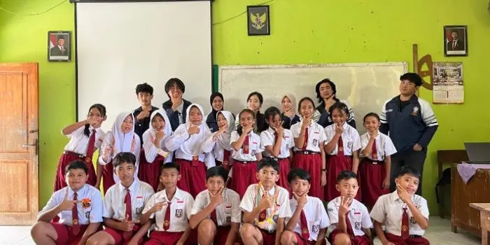 Mahasiswa KKN UNDIP Edukasi Mitigasi Bencana Berbasis Budaya Jepang kepada Siswa Sekolah Dasar Mahasiswa KKN UNDIP Edukasi Mitigasi Bencana Berbasis Budaya Jepang kepada Siswa Sekolah Dasar