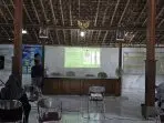 Hadirkan Solusi untuk Limbah Bonggol Jagung, Tim KKN-R 112 UNDIP Adakan Sosialisasi tentang Pemanfaatan Bonggol Jagung menjadi Pakan Ternak Alternatif di Desa Ngargotirto
