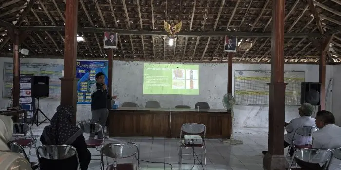 Hadirkan Solusi untuk Limbah Bonggol Jagung, Tim KKN-R 112 UNDIP Adakan Sosialisasi tentang Pemanfaatan Bonggol Jagung menjadi Pakan Ternak Alternatif di Desa Ngargotirto