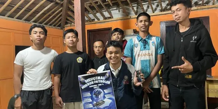 Dorong Literasi Teknologi, Mahasiswa KKN UNDIP Kenalkan Mikrokontroler di Dusun Sentul Dorong Literasi Teknologi, Mahasiswa KKN UNDIP Kenalkan Mikrokontroler di Dusun Sentul