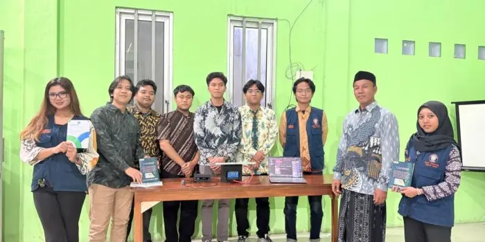 Biaya Efisien, Dampak Nyata! Tim KKN Tematik 14 Universitas Diponegoro Hadirkan Sistem Monitoring Kualitas Air untuk Budidaya Lele Warga Desa Margosari