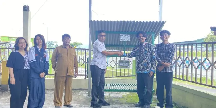 KKN UNDIP Dorong Pemberdayaan Warga Desa Wonoboyo lewat Program Bank Sampah Plastik Kreatif KKN UNDIP Dorong Pemberdayaan Warga Desa Wonoboyo lewat Program Bank Sampah Plastik Kreatif