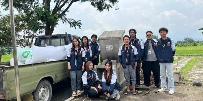 Mahasiswa KKN UNDIP Hadirkan Rocket Stove untuk Edukasi Risiko Pengelolaan Sampah di Wonoboyo Mahasiswa KKN UNDIP Hadirkan Rocket Stove untuk Edukasi Risiko Pengelolaan Sampah di Wonoboyo
