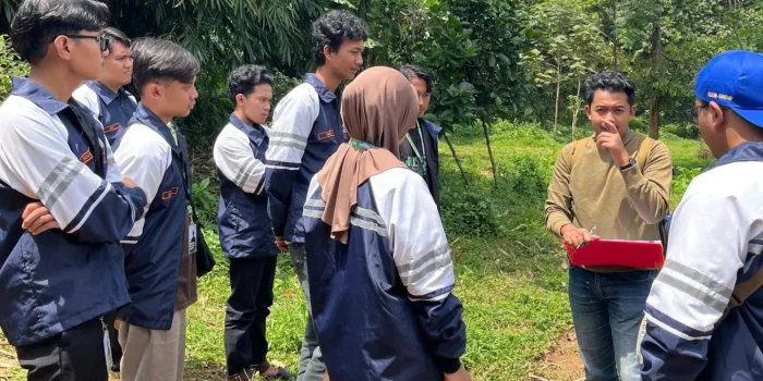 Mahasiswa KKN Undip Siapkan Masterplan Kandang Ayam untuk BUMDes Nyatnyono Mahasiswa KKN Undip Siapkan Masterplan Kandang Ayam untuk BUMDes Nyatnyono