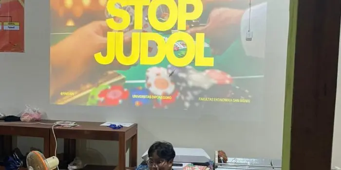Mahasiswa KKN Undip Gelar Sosialisasi Bahaya Judi Online kepada Karang Taruna Desa Kacangan Mahasiswa KKN Undip Gelar Sosialisasi Bahaya Judi Online kepada Karang Taruna Desa Kacangan