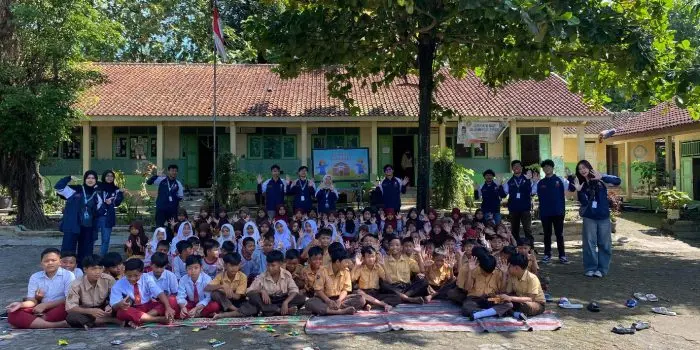 Mahasiswa KKN UNDIP Tingkatkan Literasi Bahasa Inggris Siswa SD Desa Sono