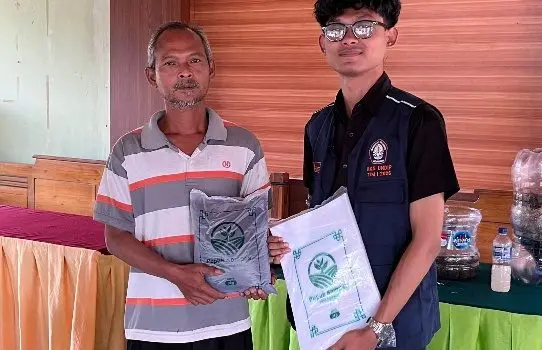 Mahasiswa KKN UNDIP Hadirkan Inovasi Produk Pupuk Organik: Implementasi Alat Pencacah, Proses Pengomposan Efektif, hingga Standardisasi Kemasan dan Labeling Mahasiswa KKN UNDIP Hadirkan Inovasi Produk Pupuk Organik: Implementasi Alat Pencacah, Proses Pengomposan Efektif, hingga Standardisasi Kemasan dan Labeling