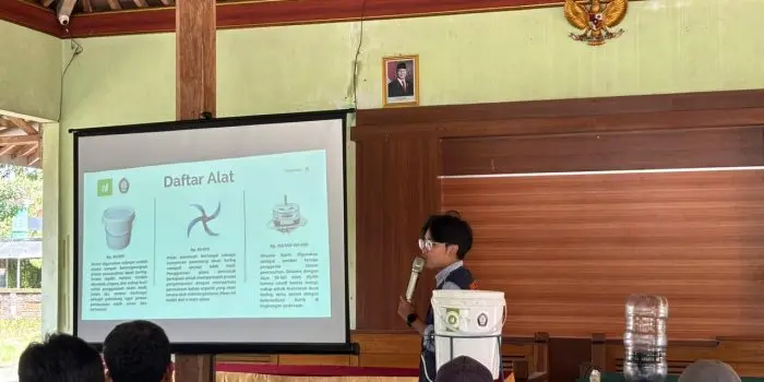 Dari Limbah Jadi Peluang, KKN Undip Inisiasi Modul Pengadaan Alat Produksi Pupuk Kompos di Desa Ngargosari Dari Limbah Jadi Peluang, KKN Undip Inisiasi Modul Pengadaan Alat Produksi Pupuk Kompos di Desa Ngargosari