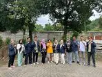 Mahasiswa KKN UPGRIS bersama KWT Greenwood Sulap Lahan Kosong Jadi Taman Sayur dan Buah