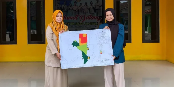 Hadirkan Peta Rawan Banjir Desa Katekan, Langkah Awal Mitigasi Bersama Mahasiswa KKN UNDIP Hadirkan Peta Rawan Banjir Desa Katekan, Langkah Awal Mitigasi Bersama Mahasiswa KKN UNDIP