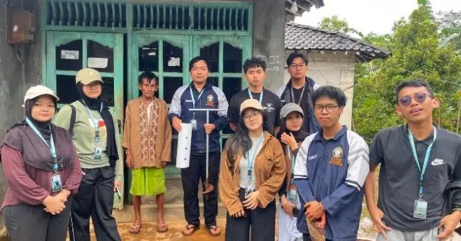 Cegah Pencemaran Sungai, Mahasiswa KKN Undip Ajak Warga Desa Keniten Olah Sampah Organik Lewat Biopori Cegah Pencemaran Sungai, Mahasiswa KKN Undip Ajak Warga Desa Keniten Olah Sampah Organik Lewat Biopori