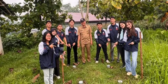 Kolaborasi Multidisiplin Mahasiswa KKN UNDIP dalam Optimalisasi Jadwal Tanam dan Panen Berbasis Resapan Air Kolaborasi Multidisiplin Mahasiswa KKN UNDIP dalam Optimalisasi Jadwal Tanam dan Panen Berbasis Resapan Air