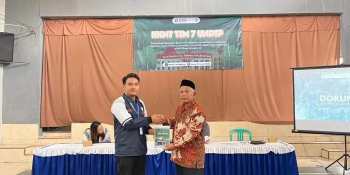 Menata Data, Membangun Desa! Mahasiswa KKN-T UNDIP 07 Bantu Proses Penyusunan Buku Profil Desa Glawan Menata Data, Membangun Desa! Mahasiswa KKN-T UNDIP 07 Bantu Proses Penyusunan Buku Profil Desa Glawan