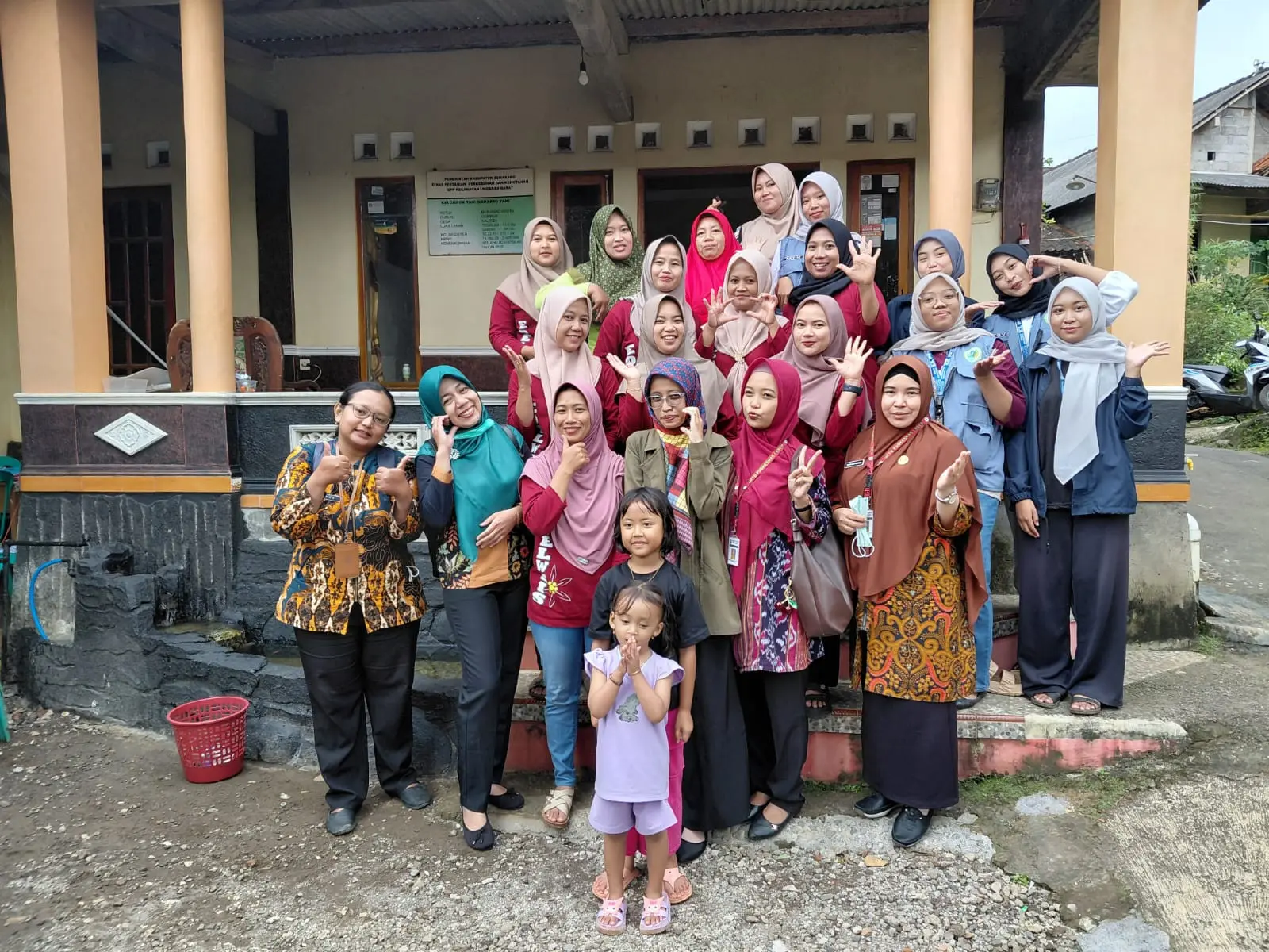 Sinergi Mahasiswa KKN UPGRIS Kelompok 24 dan Kader PKK Desa Kalisidi dalam Optimalisasi Administrasi Posyandu