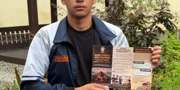 Dari Limbah Jadi Rupiah : Panduan Strategi Penentuan Harga dan Pemasaran Bisnis Briket Arang Untuk UMKM Desa Katekan Leaflet Strategi Menentukan Harga dan Pemasaran untuk UMKM Desa Katekan
