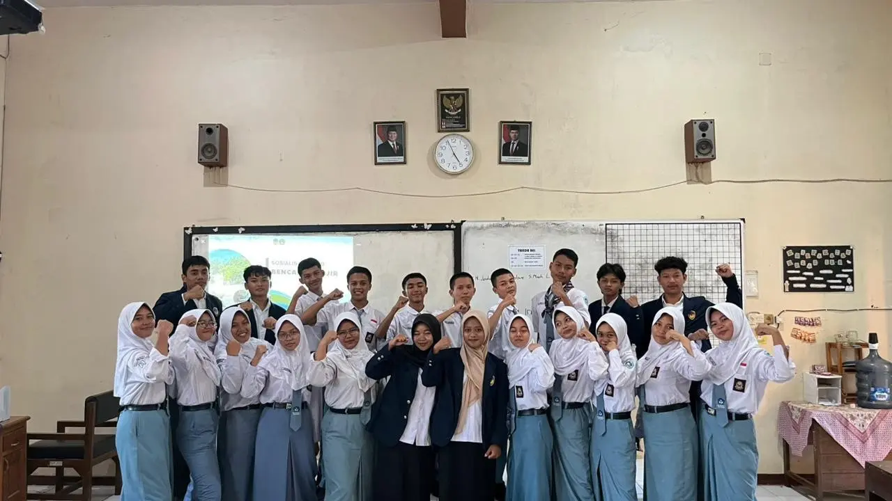 Mahasiswa Magang UPGRIS Gelar Sosialisasi Perubahan Bencana Alam Banjir Bersama Tim Pramuka SMA Negeri 1 Welahan