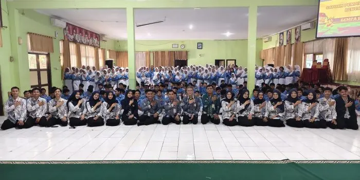 Langkah Nyata Sekolah Aman Bencana, Mahasiswa Magang UPGRIS 2026 Bekali Murid SMP Negeri 39 Semarang Skill Mitigasi Gempa Bumi Langkah Nyata Sekolah Aman Bencana, Mahasiswa Magang UPGRIS 2026 Bekali Murid SMP Negeri 39 Semarang Skill Mitigasi Gempa Bumi