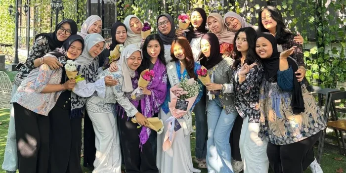 Tea Talk Session “Beyond Beauty” oleh Mahasiswa Informasi dan Humas Sekolah Vokasi Undip Soroti Peran Perempuan dalam Budaya dan Keberlanjutan Tea Talk Session “Beyond Beauty” oleh Mahasiswa Informasi dan Humas Sekolah Vokasi Undip Soroti Peran Perempuan dalam Budaya dan Keberlanjutan