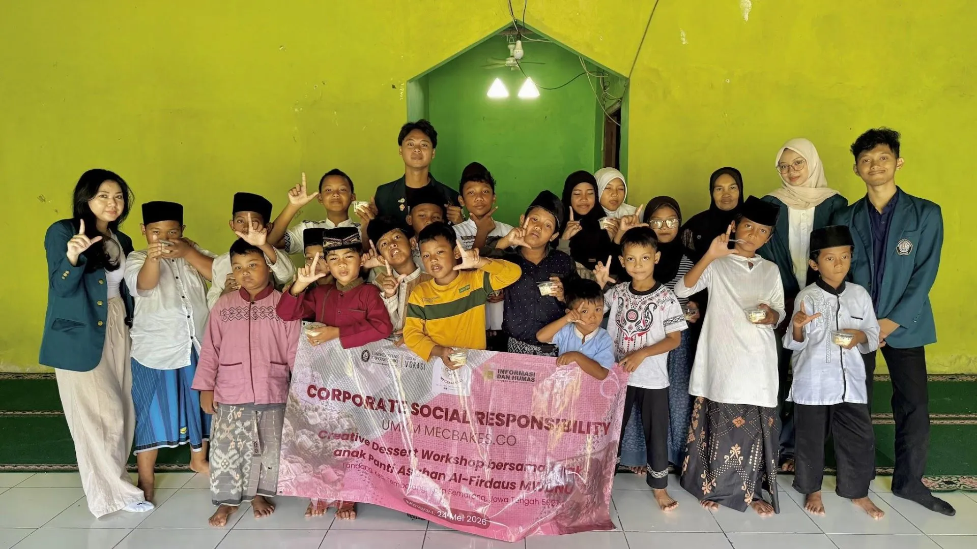 Mecbakes.co Bersama Mahasiswa Inhum Undip Lakukan Kepedulian Sosial Lewat Creative Dessert Workshop Bagi 17 Anak Panti Asuhan Mecbakes.co Bersama Mahasiswa Inhum Undip Lakukan Kepedulian Sosial Lewat Creative Dessert Workshop Bagi 17 Anak Panti Asuhan