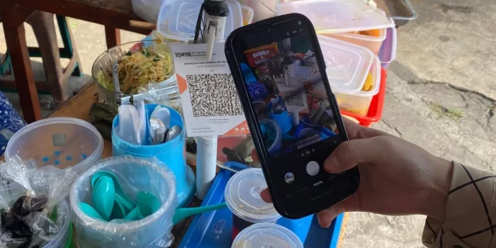 UMKM Go Digital: Bagaimana QRIS mendorong penjualan UMKM di lingkungan UNNES