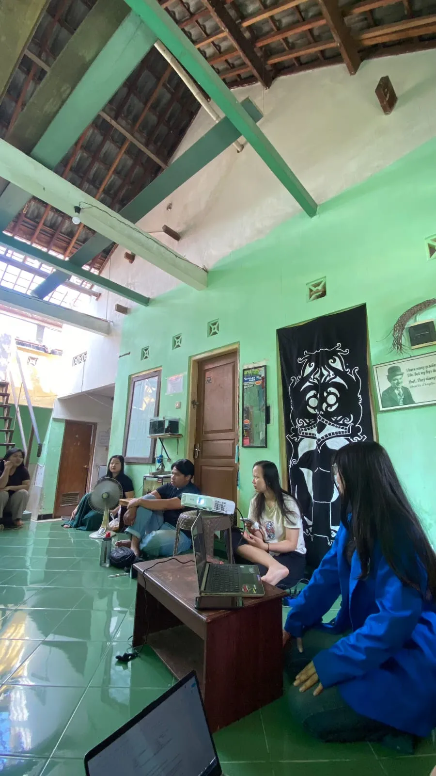 Tingkatkan Literasi Digital, Mahasiswa UMBY Latih Pengelolaan Media Sosial Anggota IMKMU Yogyakarta Tingkatkan Literasi Digital, Mahasiswa UMBY Latih Pengelolaan Media Sosial Anggota IMKMU Yogyakarta