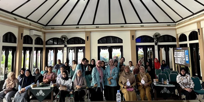 Mahasiswa PLB UNS Gelar Seminar Parenting tentang Regulasi Emosi dalam Pencegahan Bullying pada Anak Disabilitas Mahasiswa PLB UNS Gelar Seminar Parenting tentang Regulasi Emosi dalam Pencegahan Bullying pada Anak Disabilitas