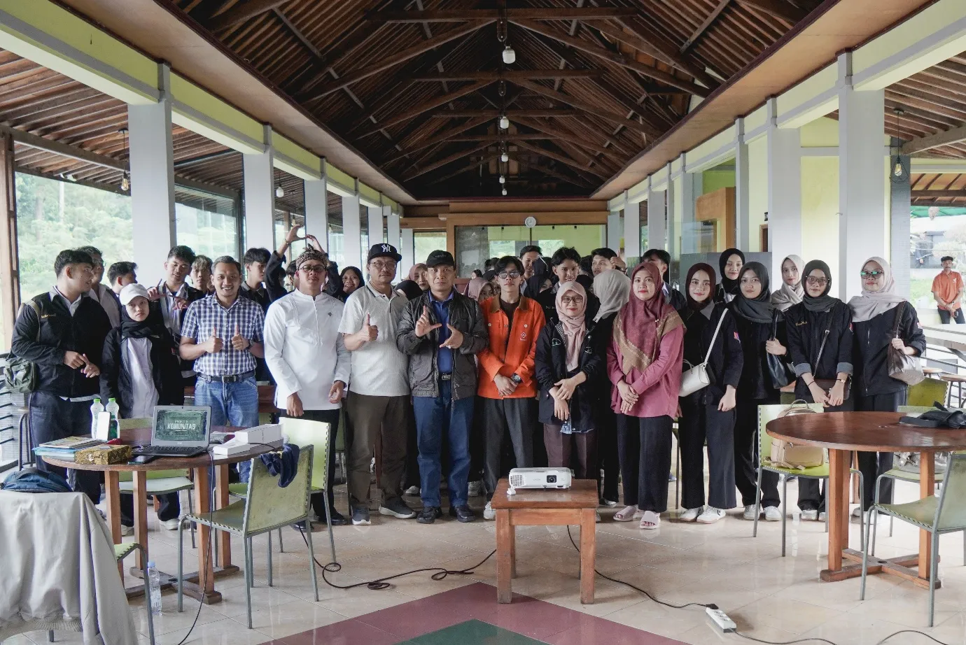 Jejak Riset dan Sejarah, Perjalanan Domestic Student Mobility Prodi Sains Data UIN Gusdur ke Jakarta-Bandung
