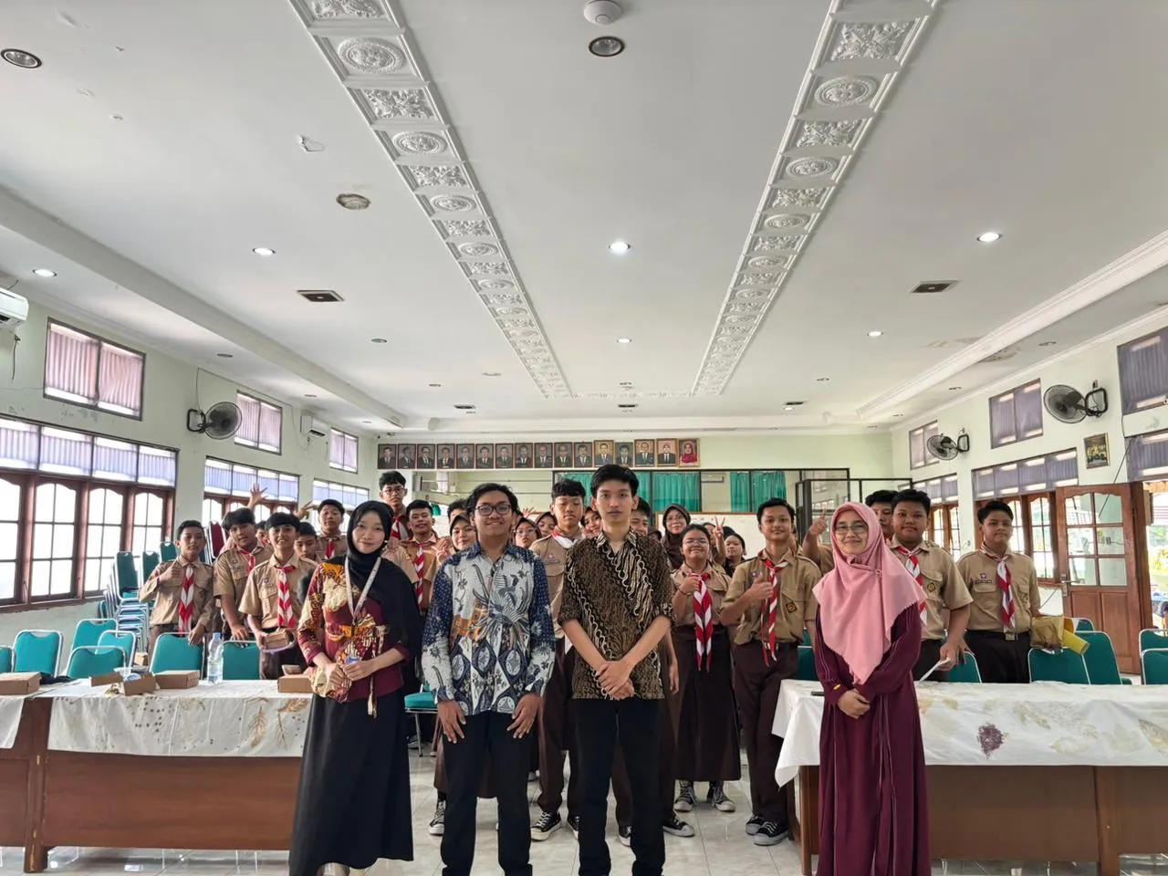 Bijak di Dunia Maya, Berani Bersuara: Tim Hibah Pembelajaran Berdampak ID 1707 Saptavhidya UNS Gelar Sosialisasi Cyberbullying dan Kekerasan Seksual di SMP Negeri 4 Surakarta