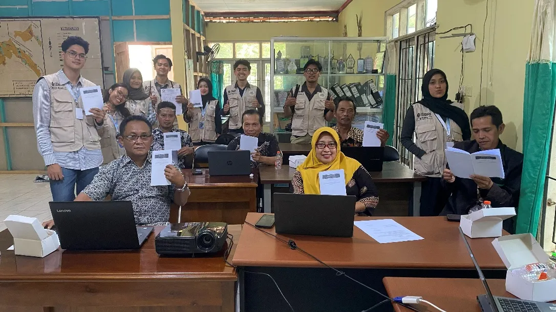 Wujudkan Desa BRILiaN, Mahasiswa KKN-T Undip Gandeng BRI Latih Perangkat Desa Getas Berkomputer