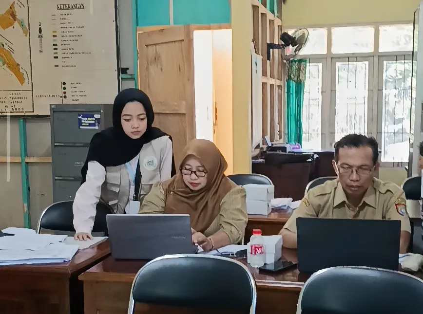Wujudkan Desa BRILiaN, Mahasiswa KKN-T Undip Gandeng BRI Latih Perangkat Desa Getas Berkomputer Wujudkan Desa BRILiaN, Mahasiswa KKN-T Undip Gandeng BRI Latih Perangkat Desa Getas Berkomputer