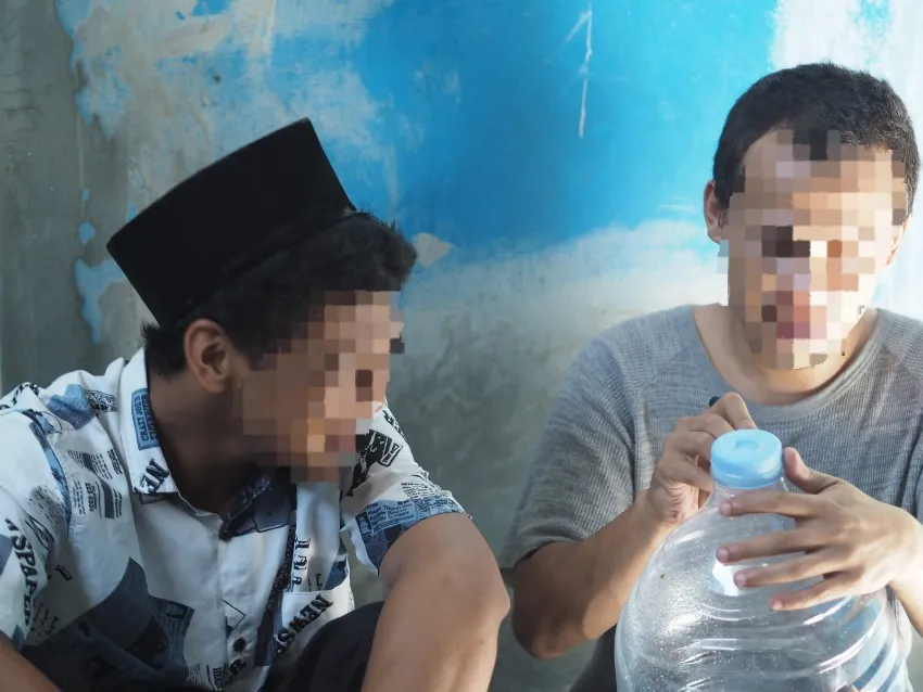 Pemberdayaan Keluarga dan Masyarakat dalam Mengurangi Sampah Plastik Melalui Pemanfaatan Galon Bekas Menjadi Tempat Serbaguna Pemberdayaan Keluarga dan Masyarakat dalam Mengurangi Sampah Plastik Melalui Pemanfaatan Galon Bekas Menjadi Tempat Serbaguna