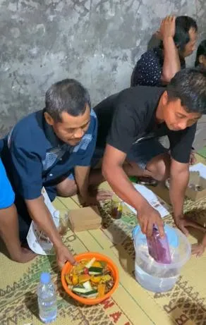 Mahasiswa KKN UNS Gelar EcoFun Project 2, Edukasi dan Praktik Pembuatan Eco-Enzyme untuk Mendukung SDGs melalui Pengelolaan Limbah Organik di Desa Tugu