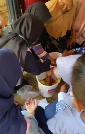 Mahasiswa KKN UNS Gelar EcoFun Project 2, Edukasi dan Praktik Pembuatan Eco-Enzyme untuk Mendukung SDGs melalui Pengelolaan Limbah Organik di Desa Tugu