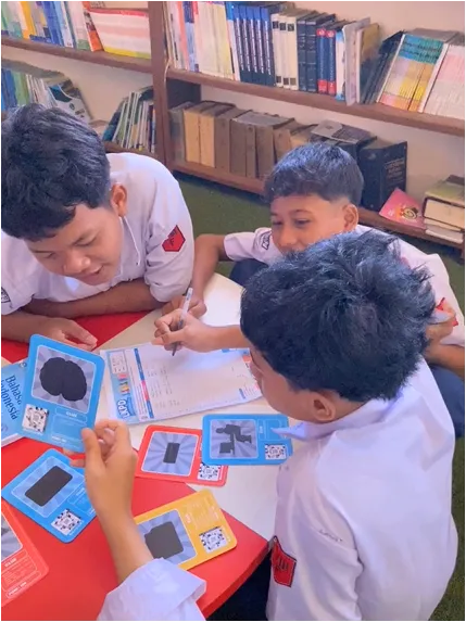 Bukan Sekadar Bermain, Tim Asistensi Mengajar Prodi Teknologi Pendidikan UNS Buktikan Edupoly Mampu Hidupkan Kelas Informatika Lewat AR dan Board Game Bukan Sekadar Bermain, Tim Asistensi Mengajar Prodi Teknologi Pendidikan UNS Buktikan Edupoly Mampu Hidupkan Kelas Informatika Lewat AR dan Board Game