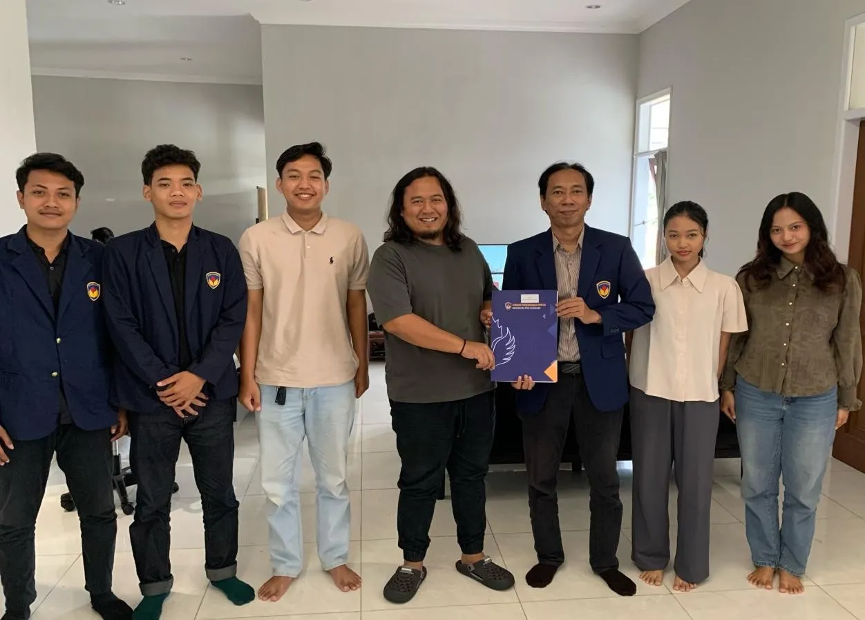 Gambar yang menggambarkan momen bersejarah terkait JATENGKU.